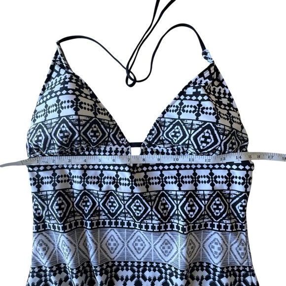 Mossimo Women's Black Geometric One-Piece Swimsuit Size XL - Picture 4 of 9